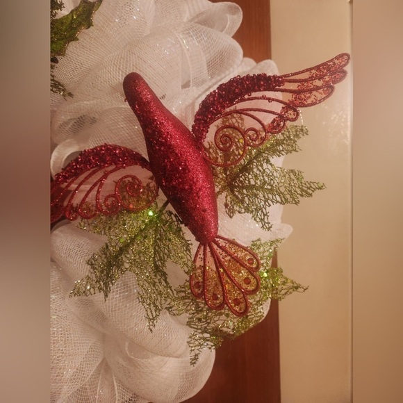 New Handmade White and Red Mesh Christmas Wreath with Bird 24” Diameter - Picture 4 of 4